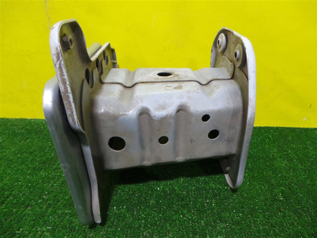 Chevrolet Captiva (C100) 2006 для Кронштейн усилителя переднего бампера правый