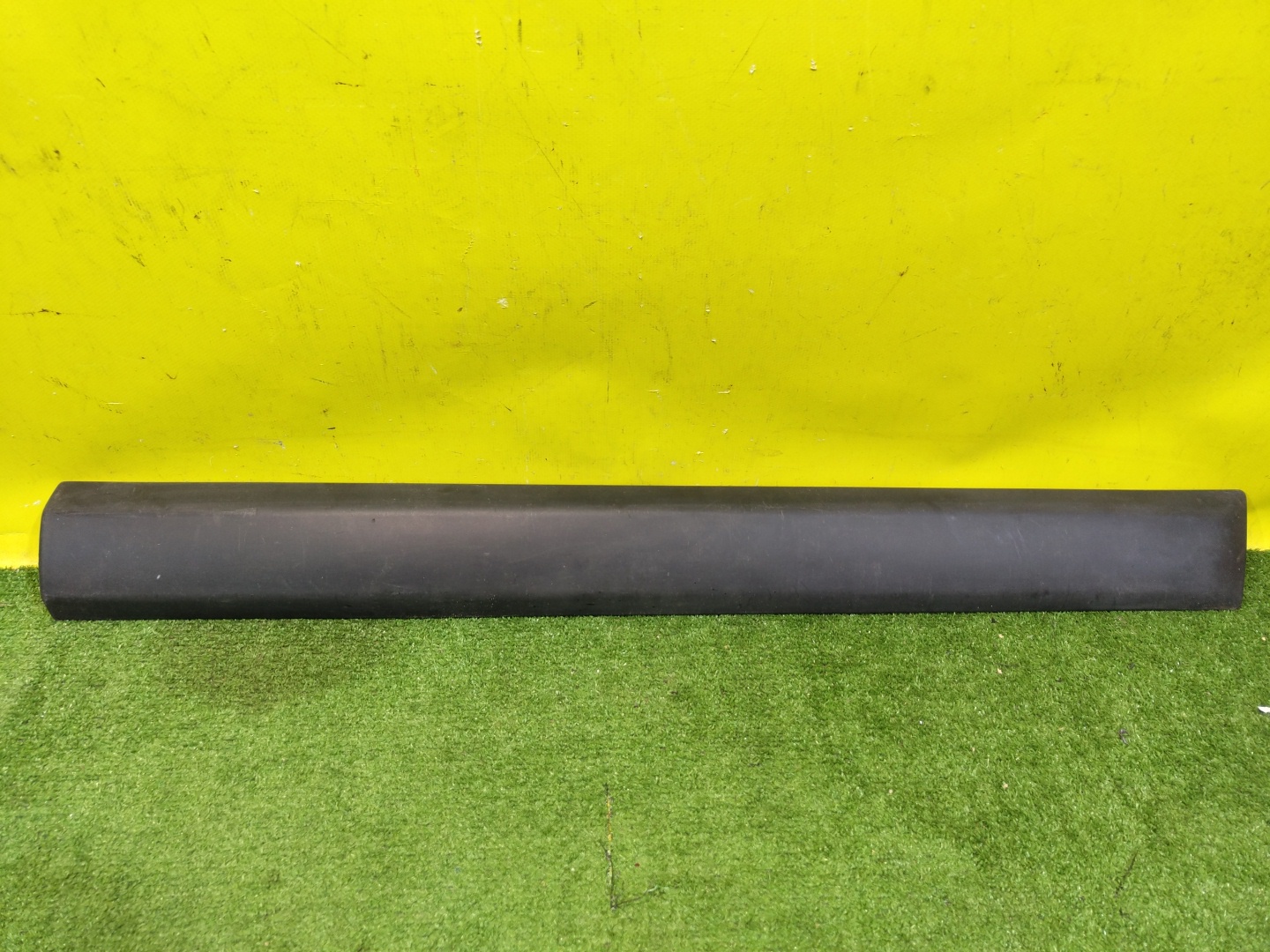 Renault Sandero 2009 для Накладка двери передней правой