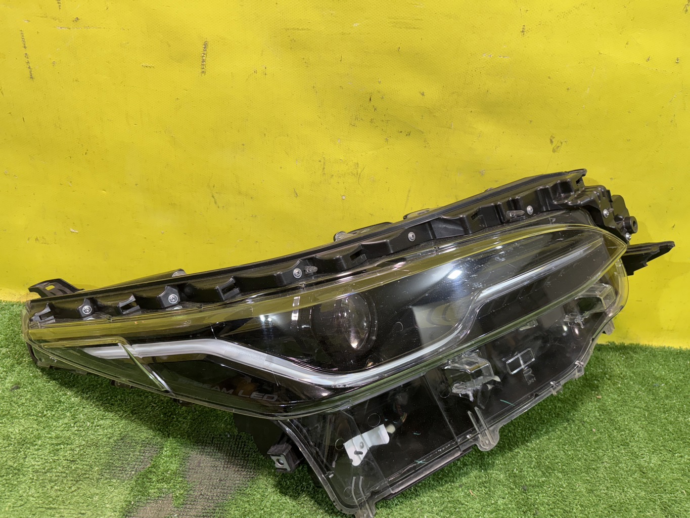 Toyota Fortuner 2020 для Фара правая LED