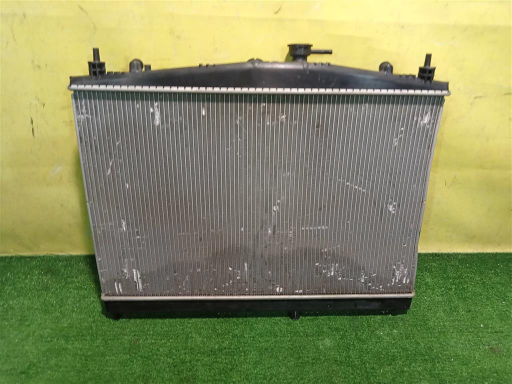 Nissan Juke (F15) 2011 для Радиатор основной