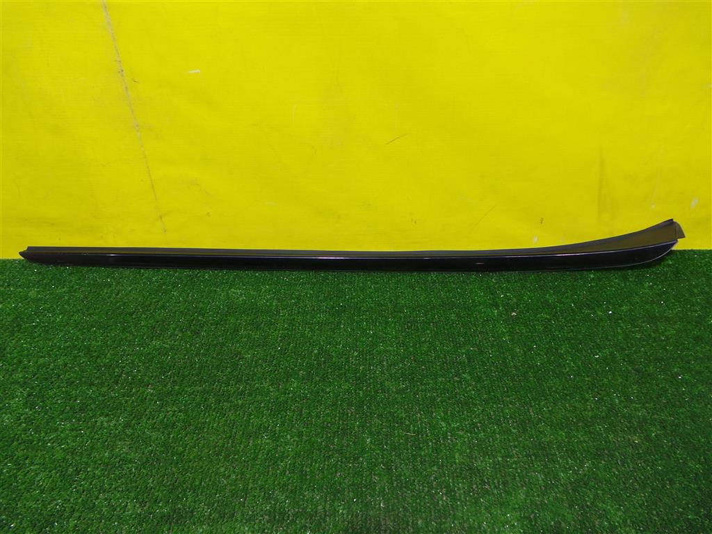 Hyundai Santa Fe (DM) 2012 для Молдинг лобового стекла правый