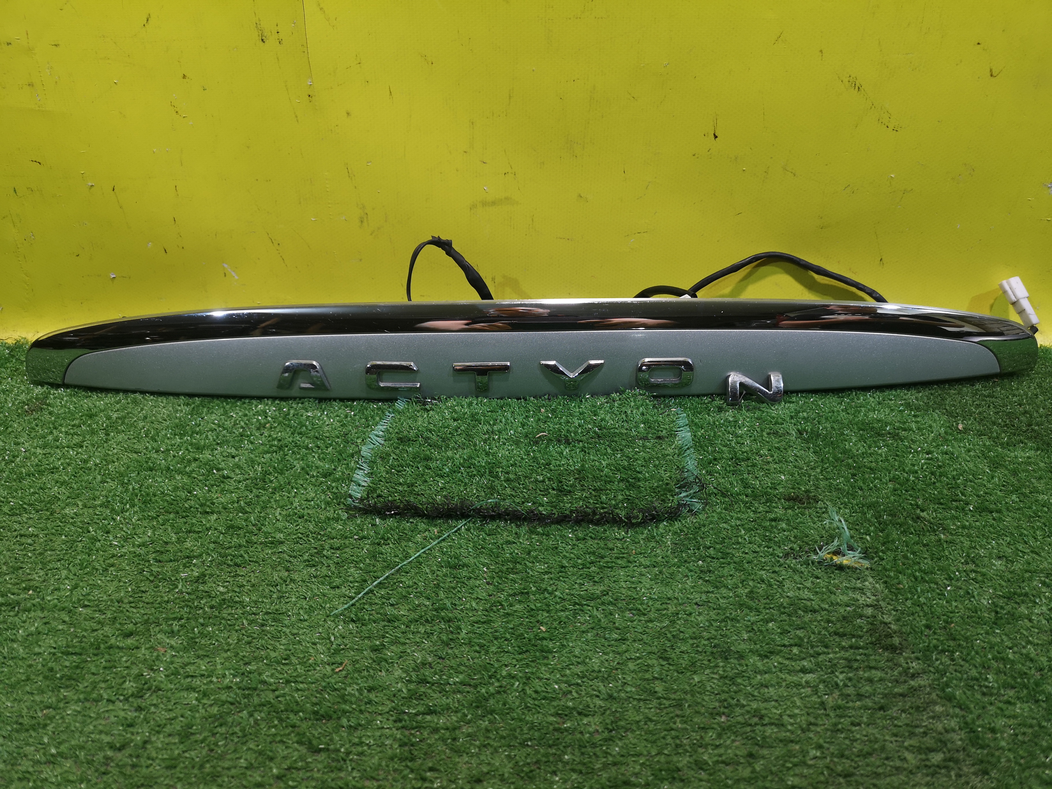 Ssang Yong Actyon 2010 для Накладка двери багажника