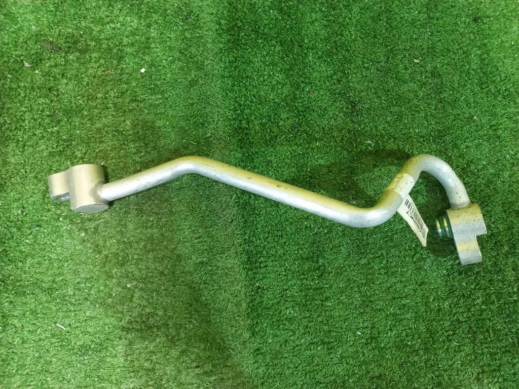 Lada Niva Travel 2020- для Трубка кондиционера