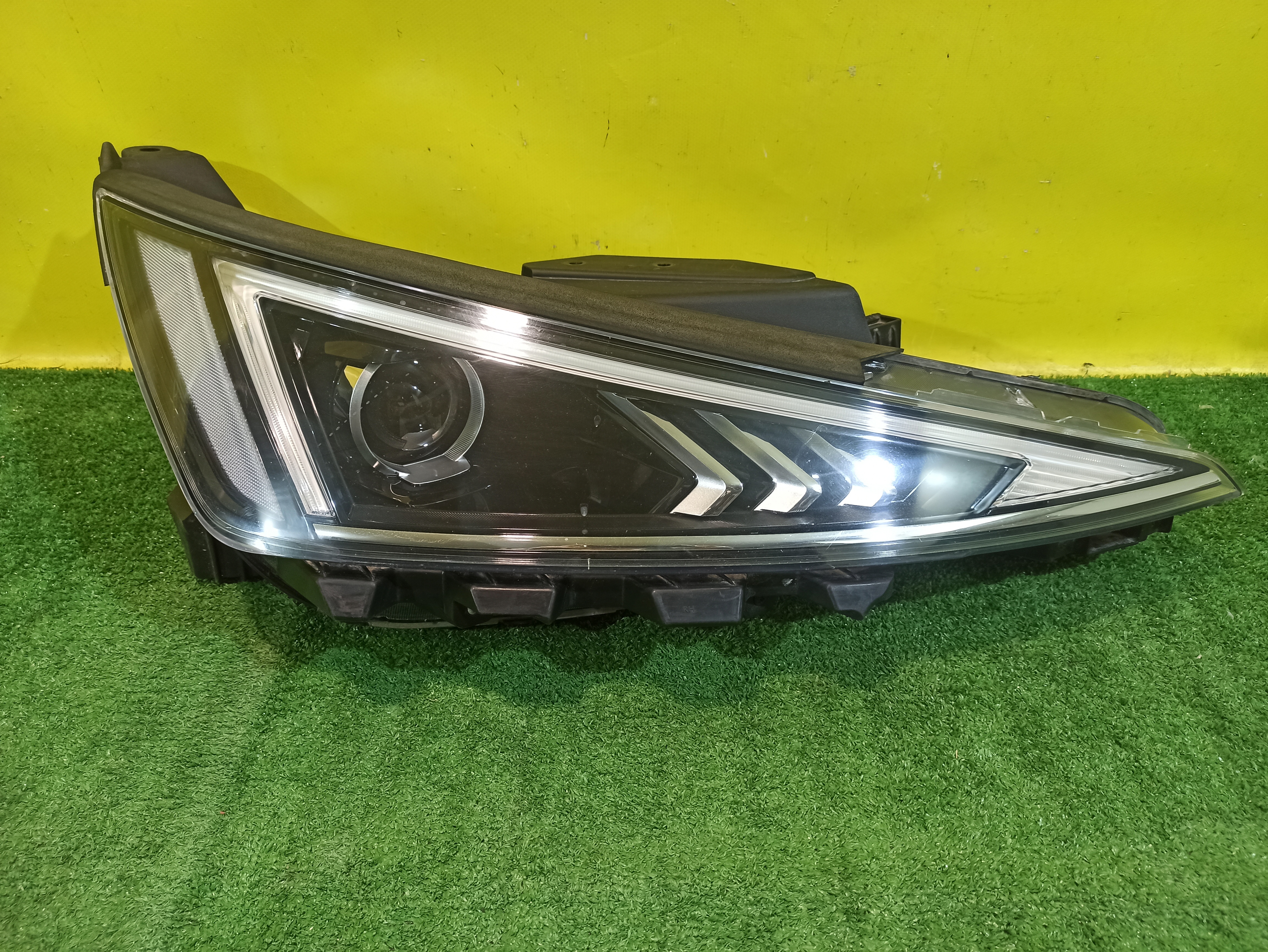 Hyundai Elantra (AD) 2018 для Фара правая LED