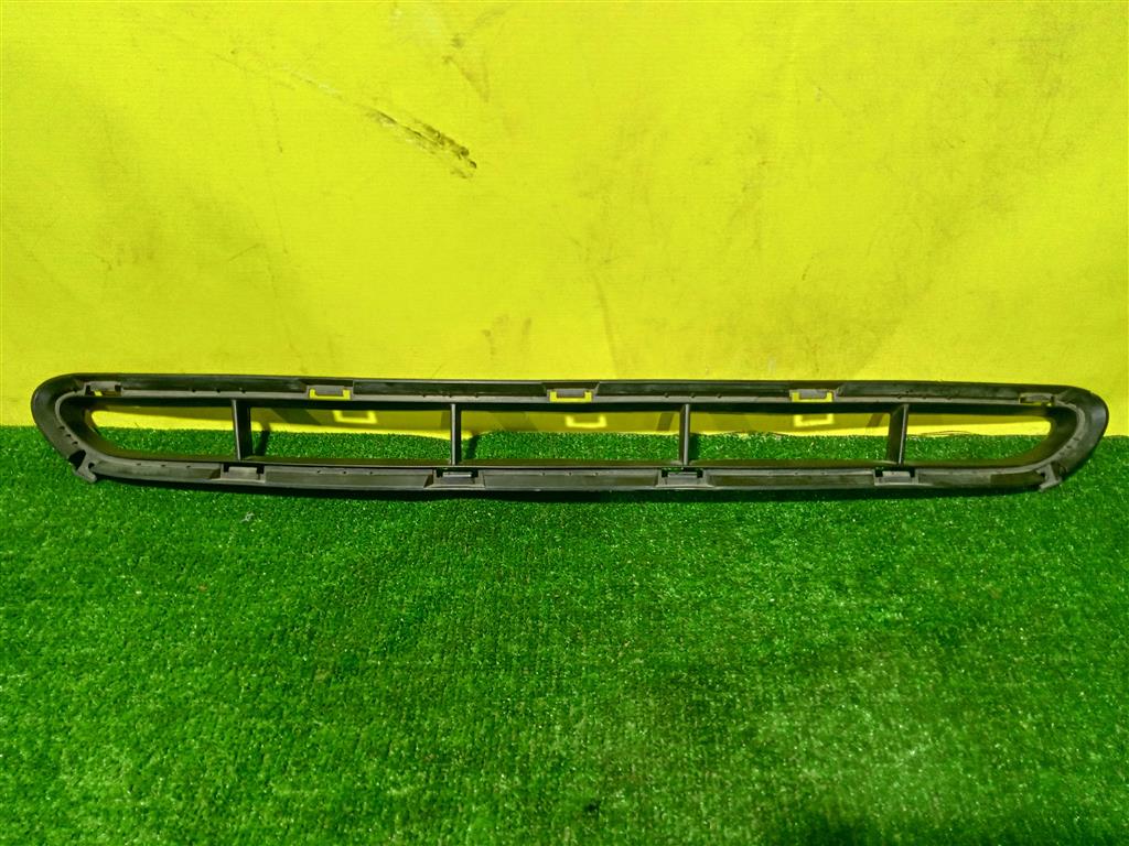 Kia Sorento 2 XM 2012 для Решетка в бампер центральная