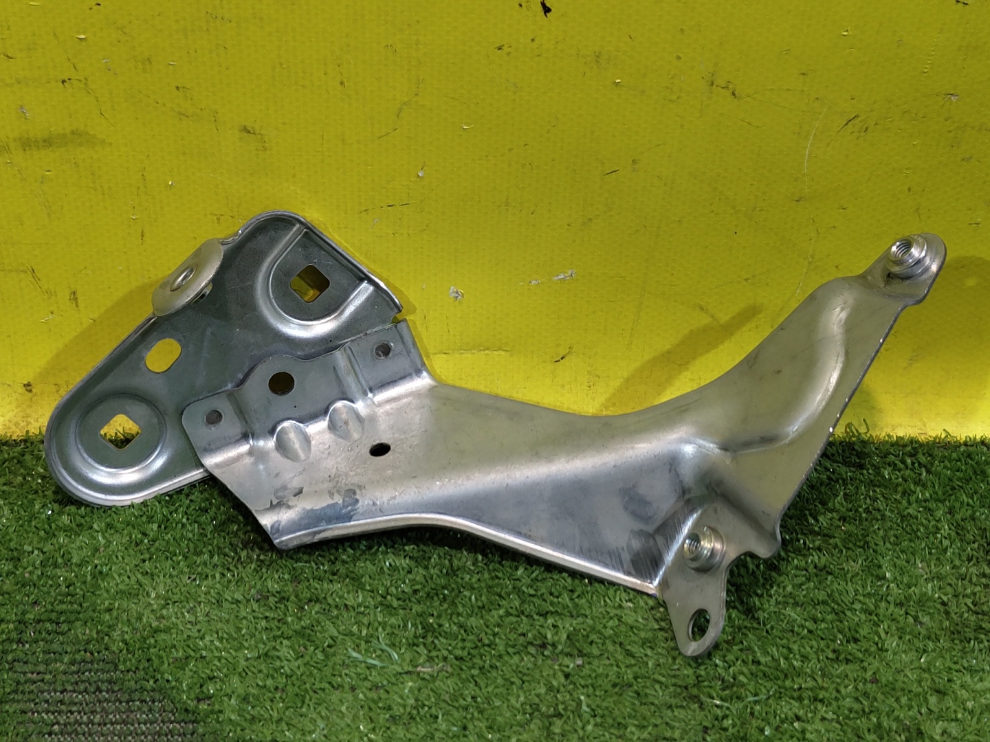 Skoda  Octavia A8 2019 для Кронштейн крепления переднего правого крыла