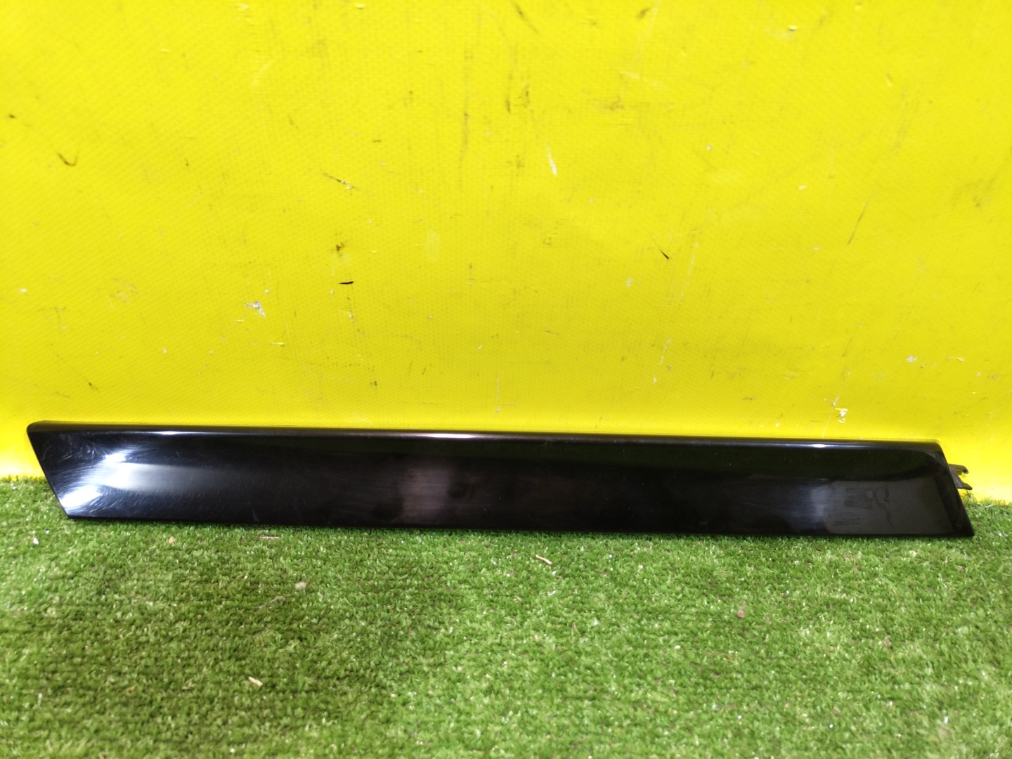 Audi Q3 (8U) 2012  для Накладка двери багажника правая