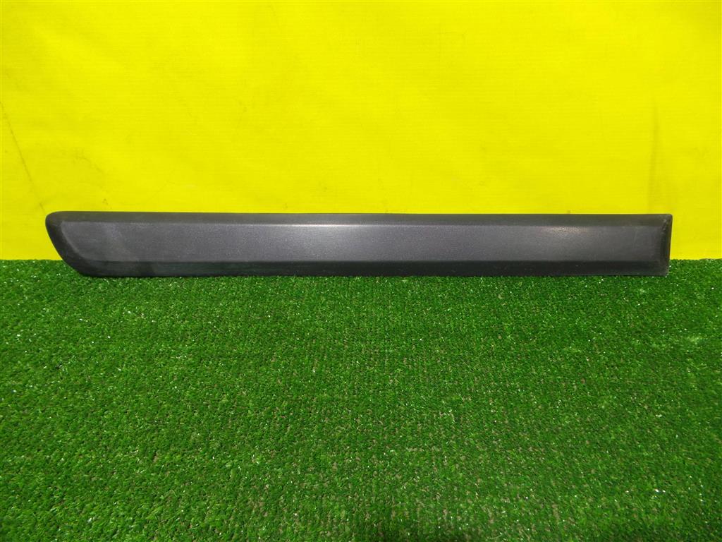 Skoda  Yeti 2009 для Молдинг задней правой двери