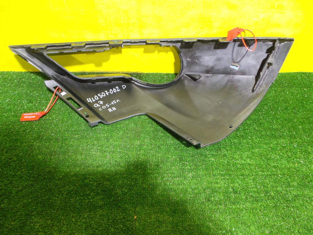 Audi Q7 (4L) 2005 для Накладка бампера передняя правая