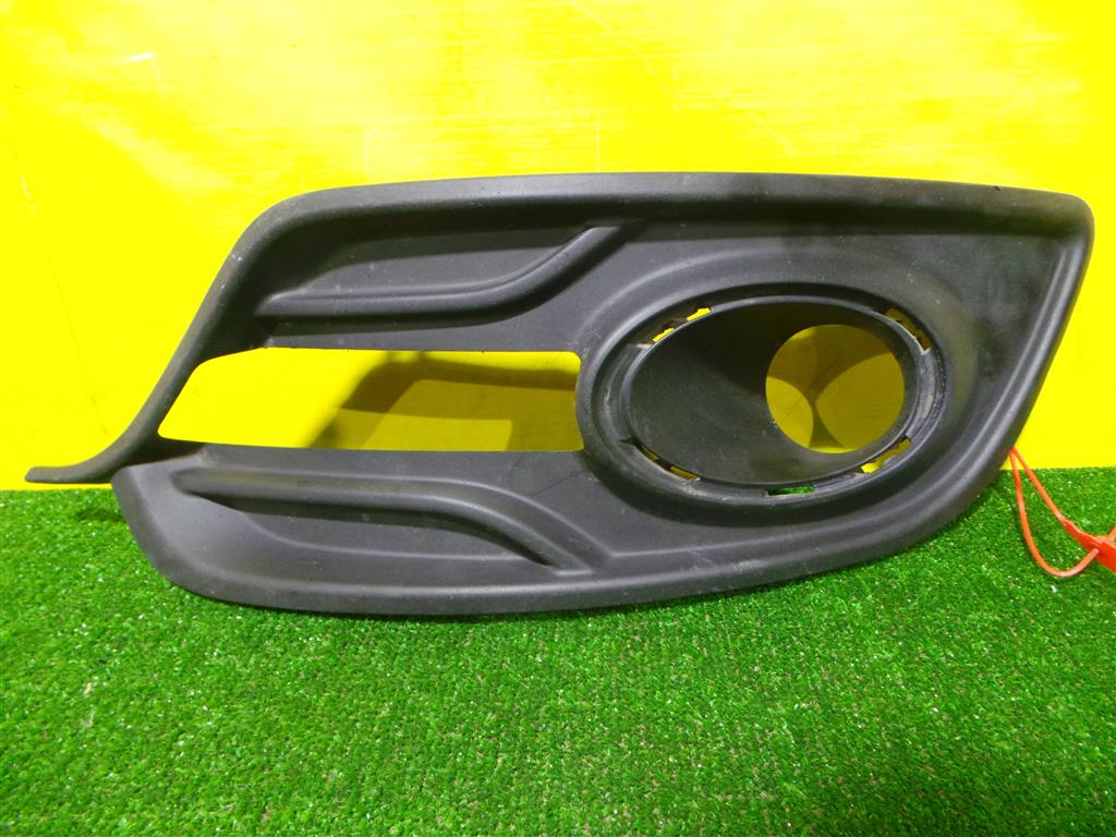 Renault Megane III 2009  для Решетка в бампер левая