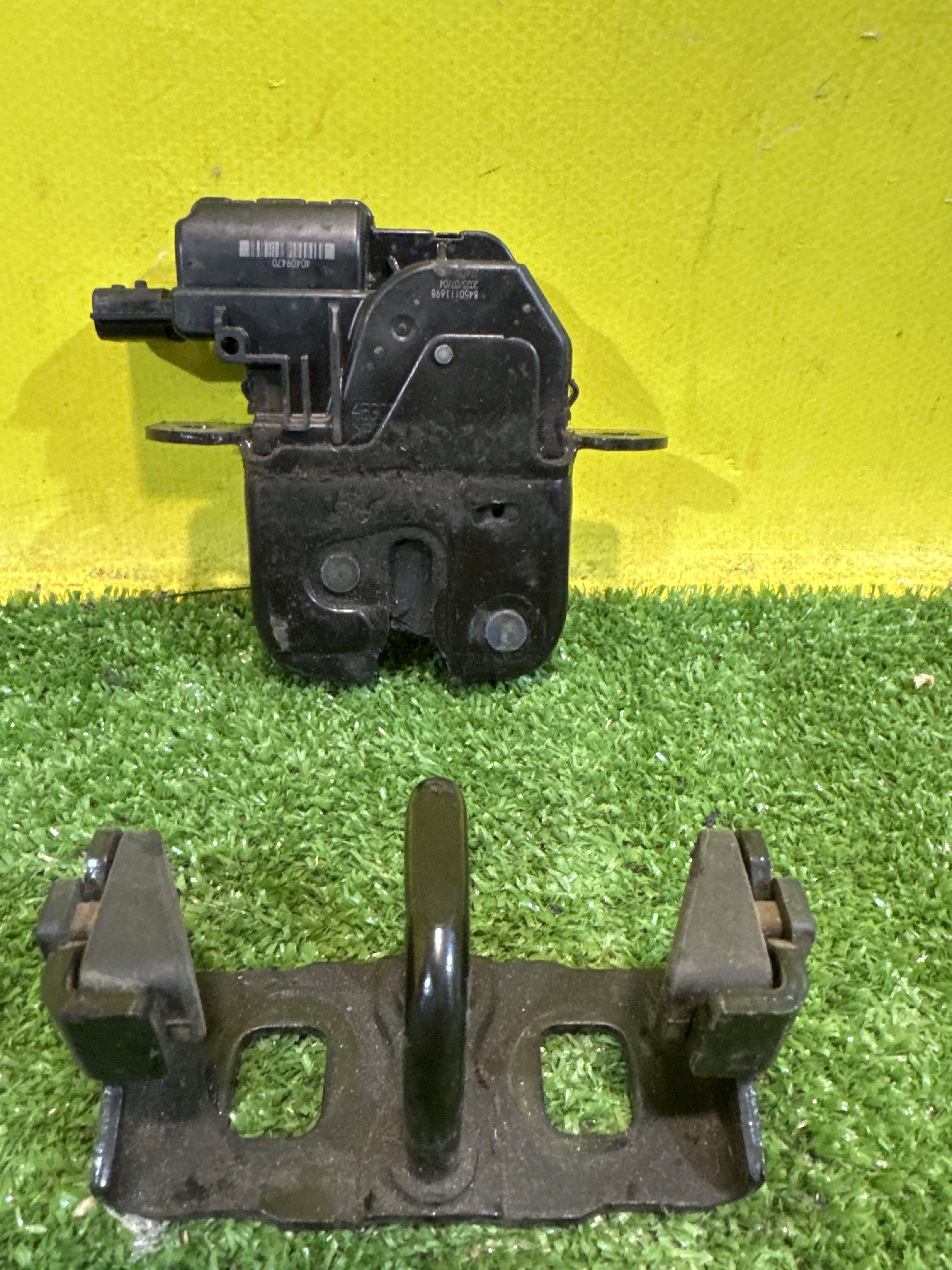 Lada Granta FL 2018- для Замок багажника