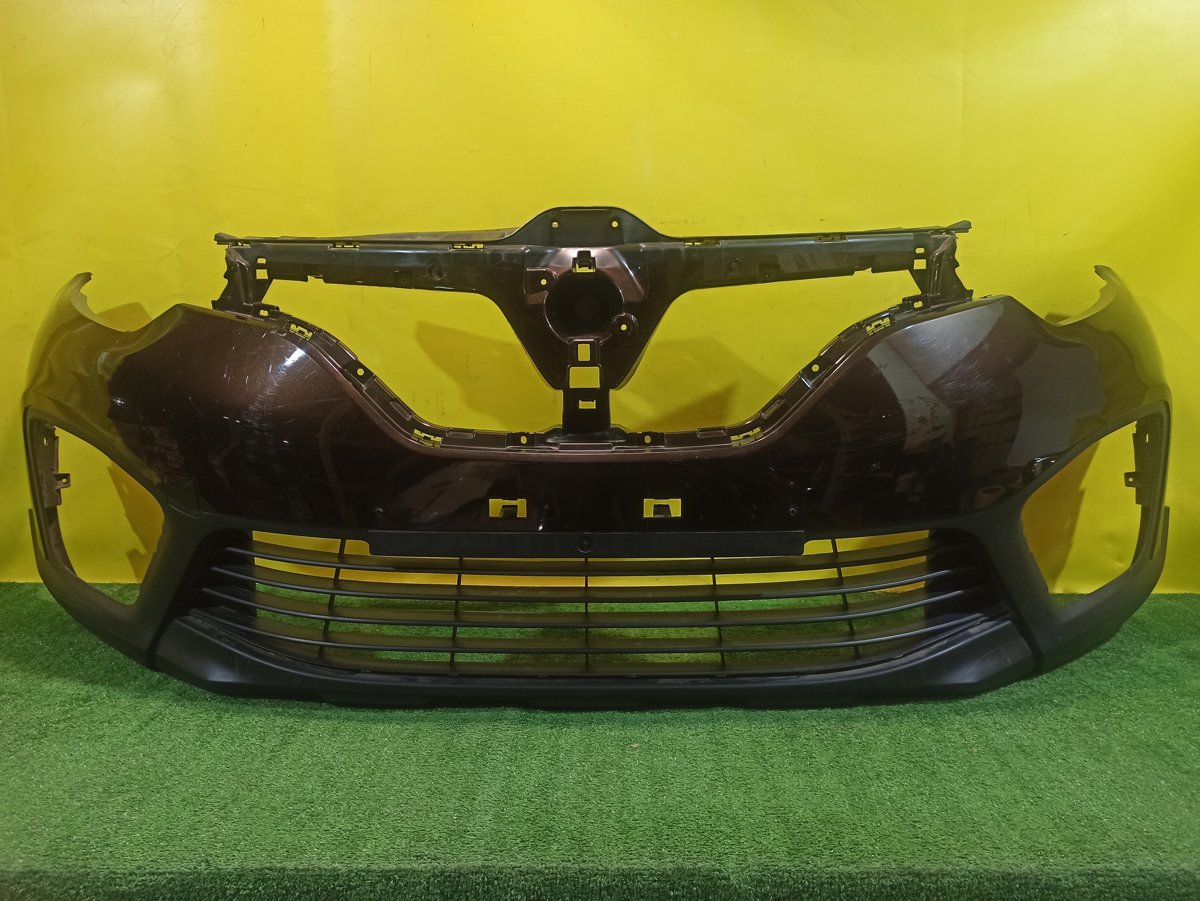 Renault Kaptur 2016  для Бампер передний