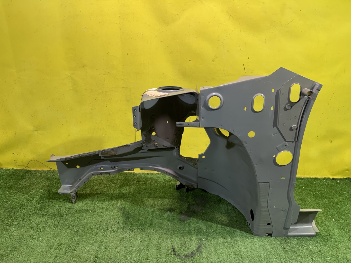 Lada Granta 2011- для Лонжерон передний левый