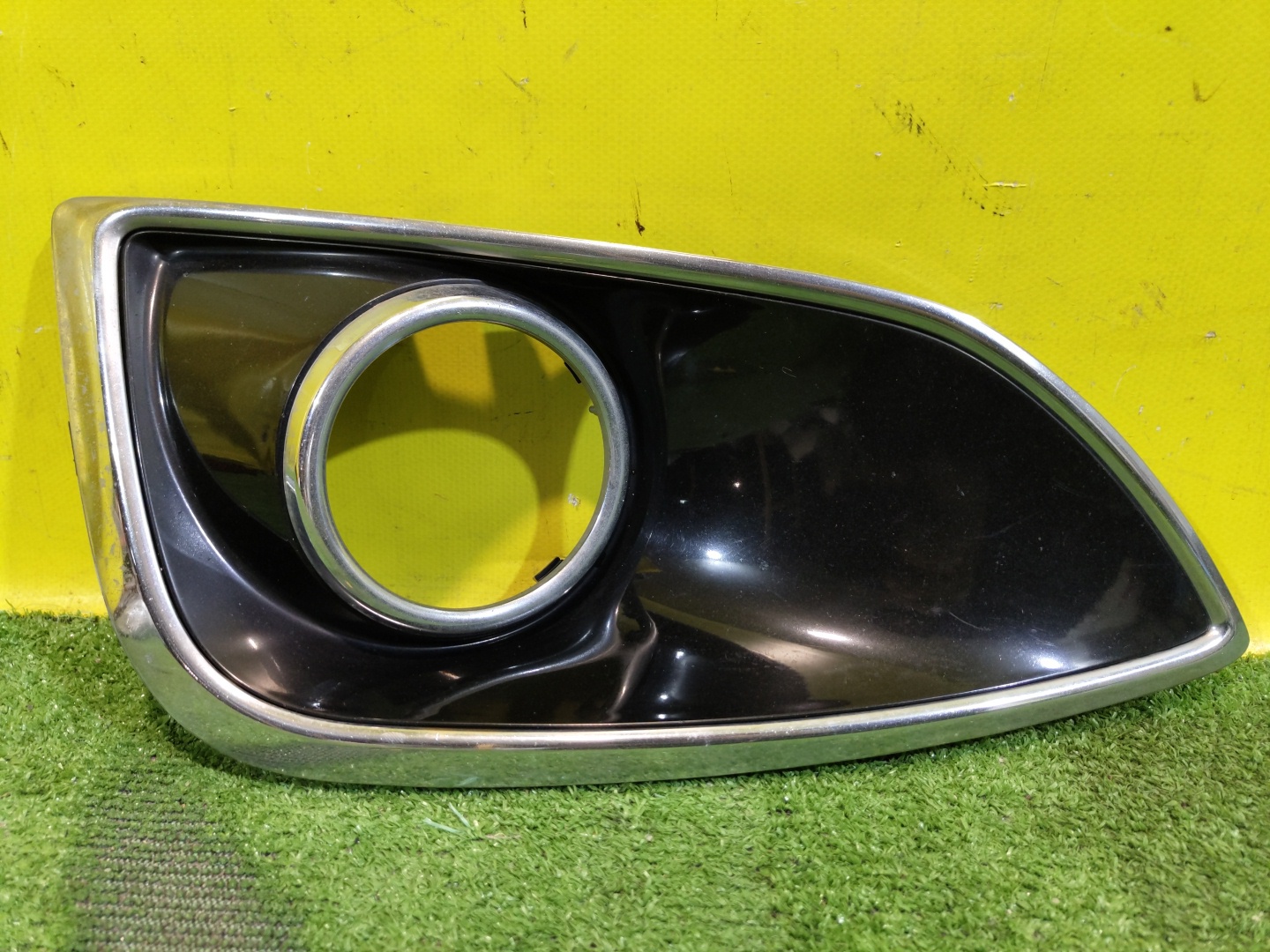 Hyundai ix35 (LM) 2009 для Рамка противотуманой фары левой