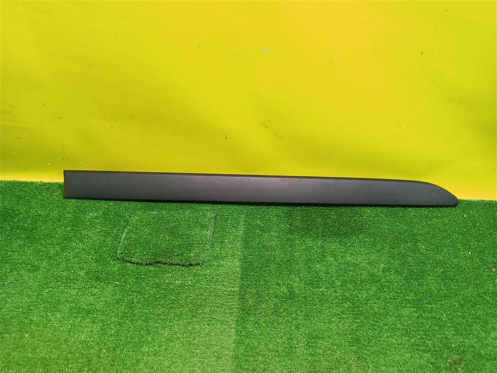 Kia Picanto 3 JA 2017 для Накладка двери передней правой