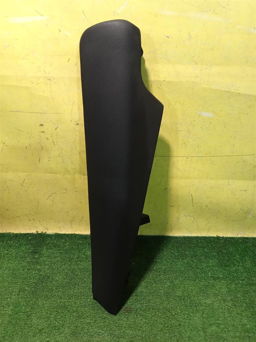 Audi Q5 (FY) 2017 для Обшивка стойки