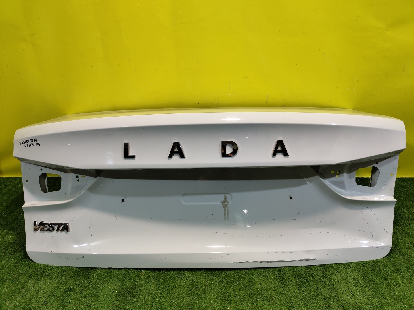 Lada Vesta NG 2022- для Крышка багажника