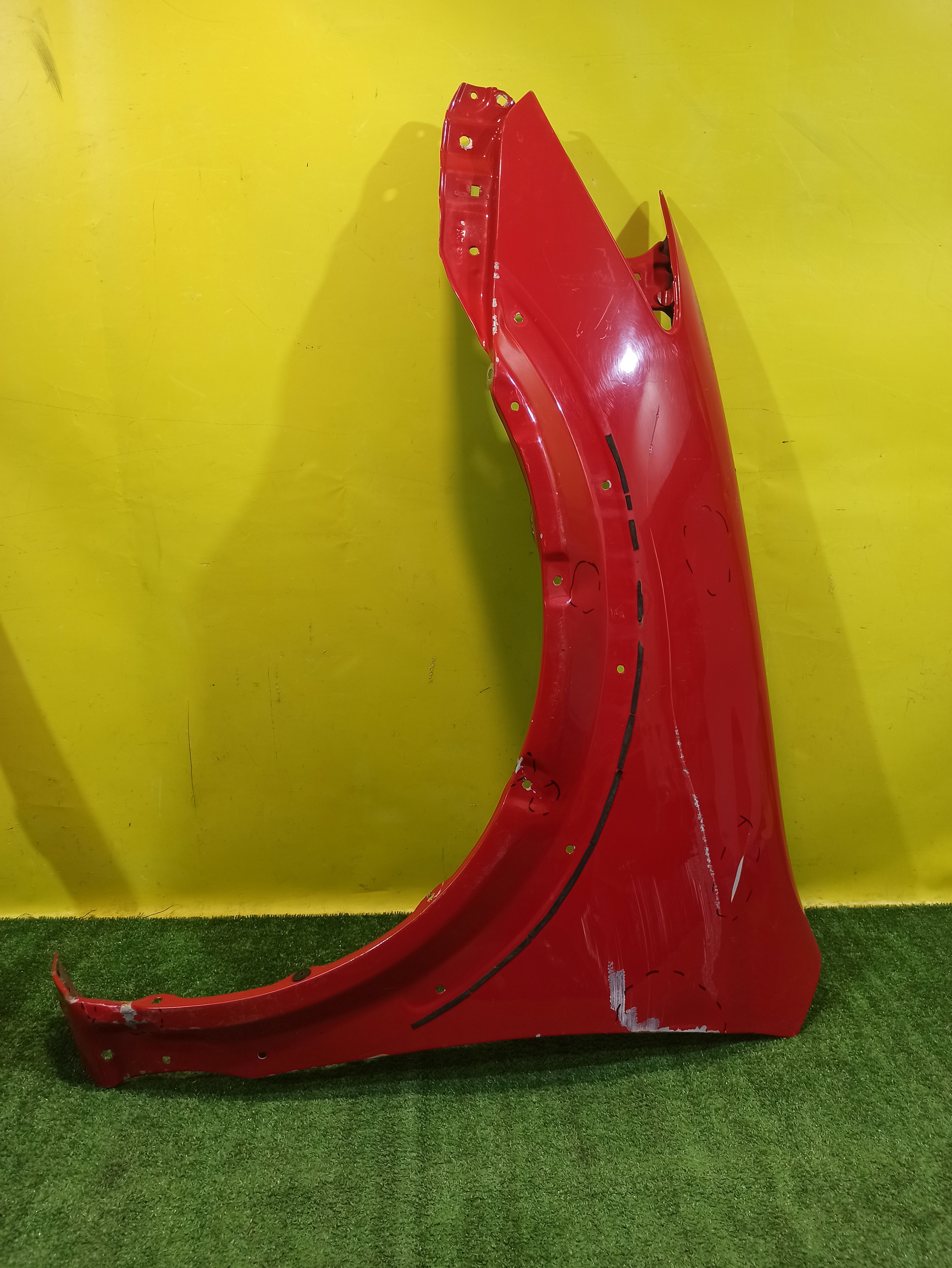 Pontiac Vibe 2002 для Крыло переднее левое