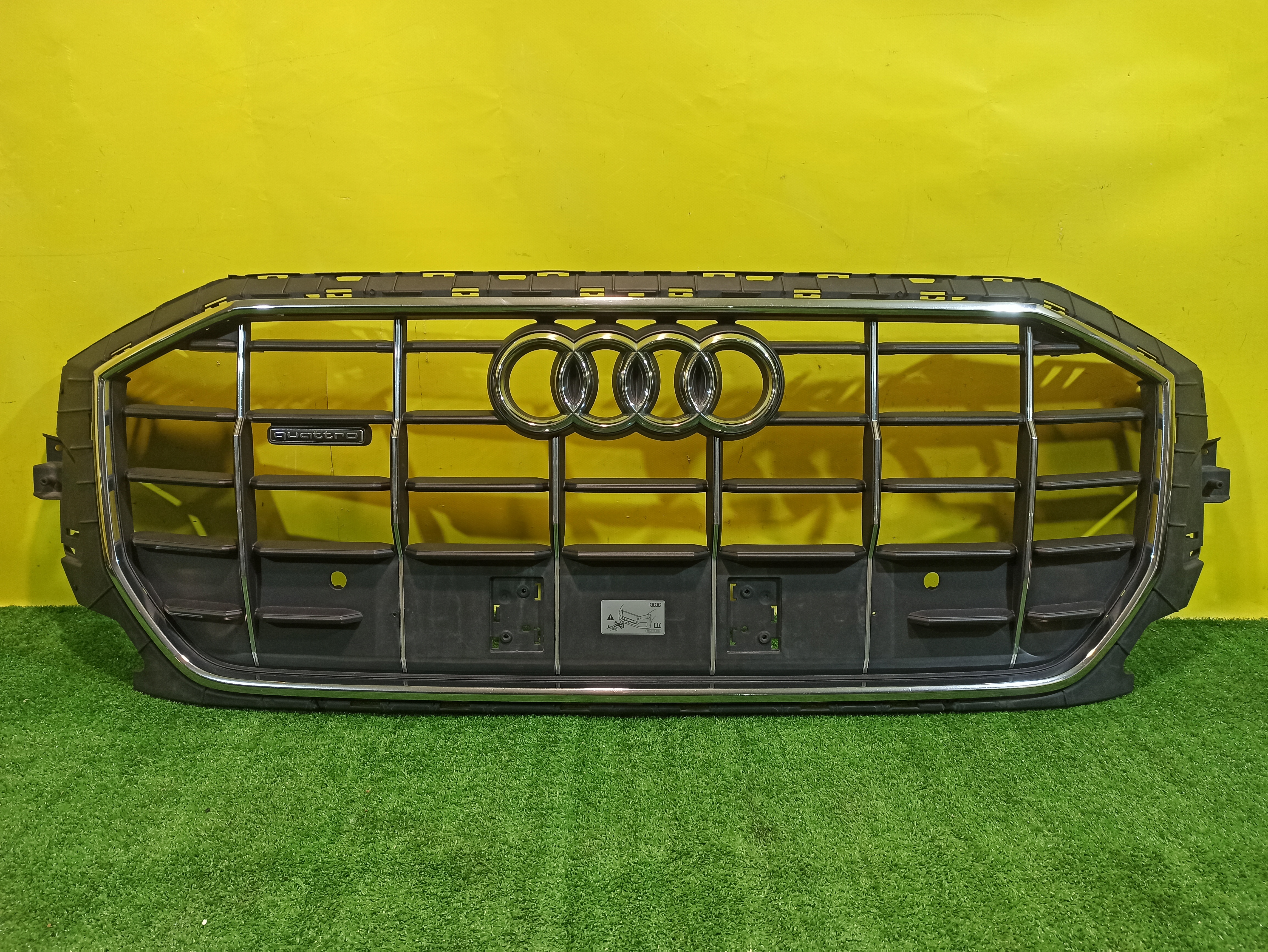 Audi Q8 2019 для Решетка радиатора