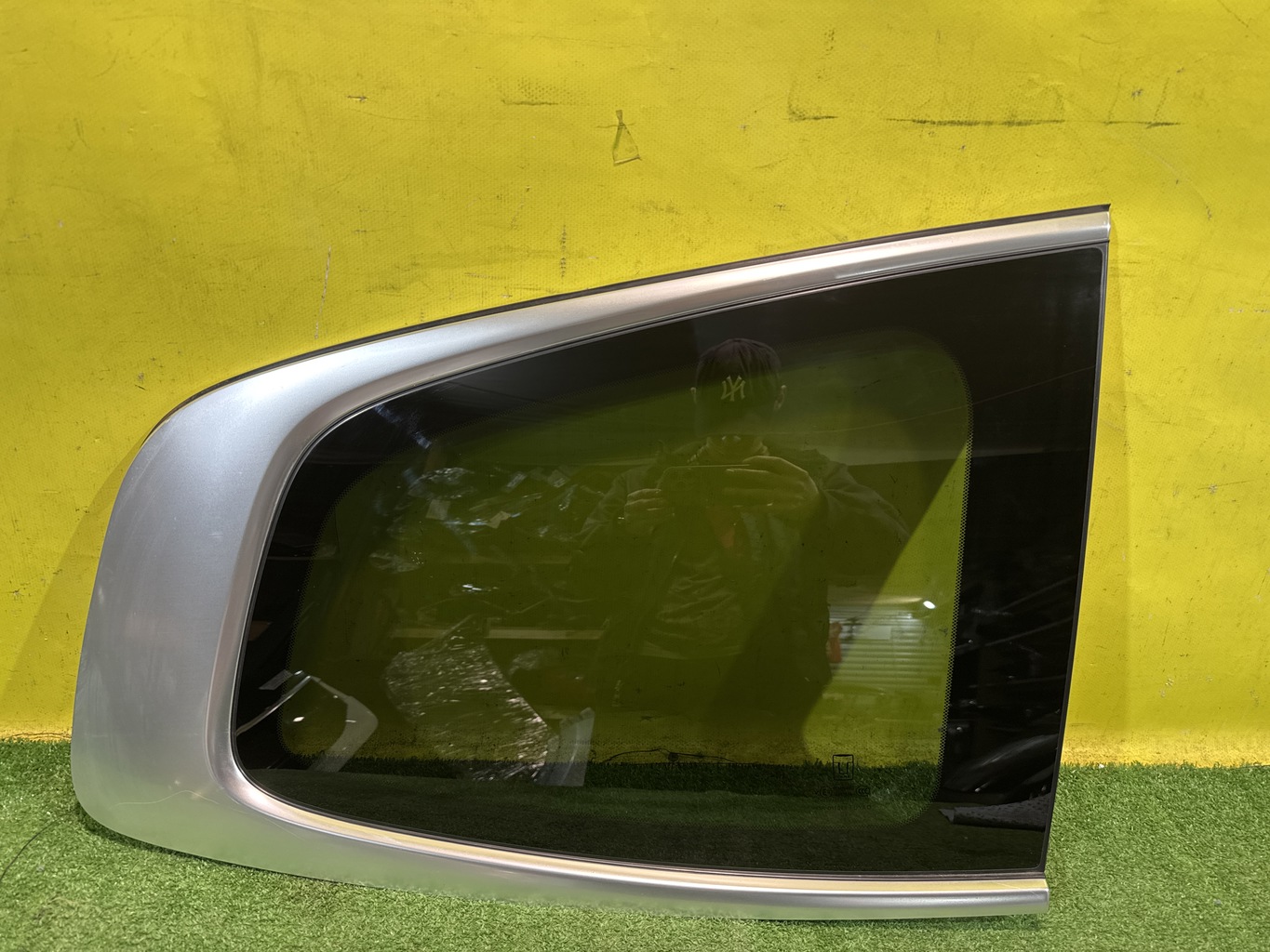 Tank 500 2021 для Стекло кузовное глухое правое