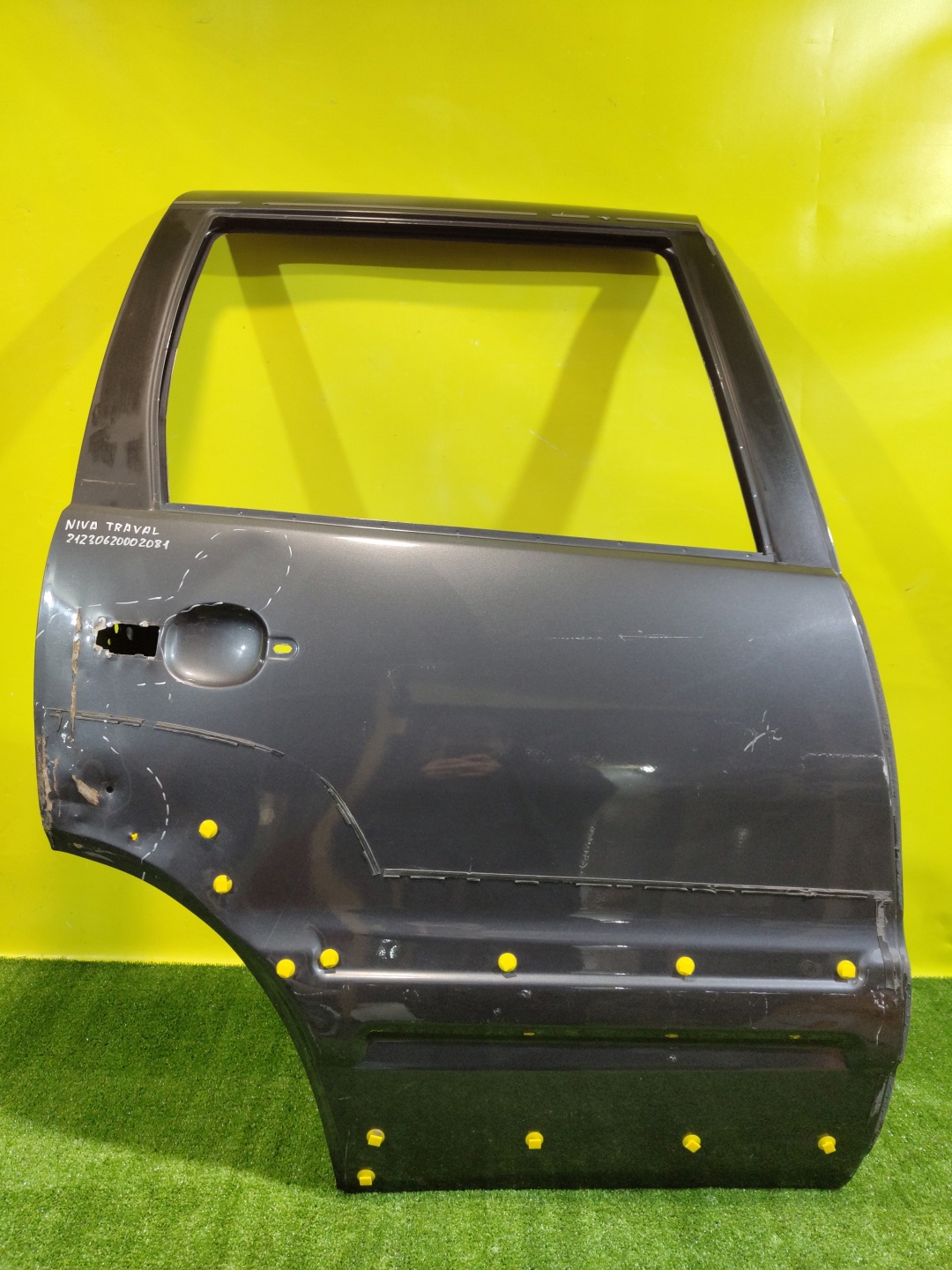 Lada Niva Travel 2020- для Дверь задняя правая