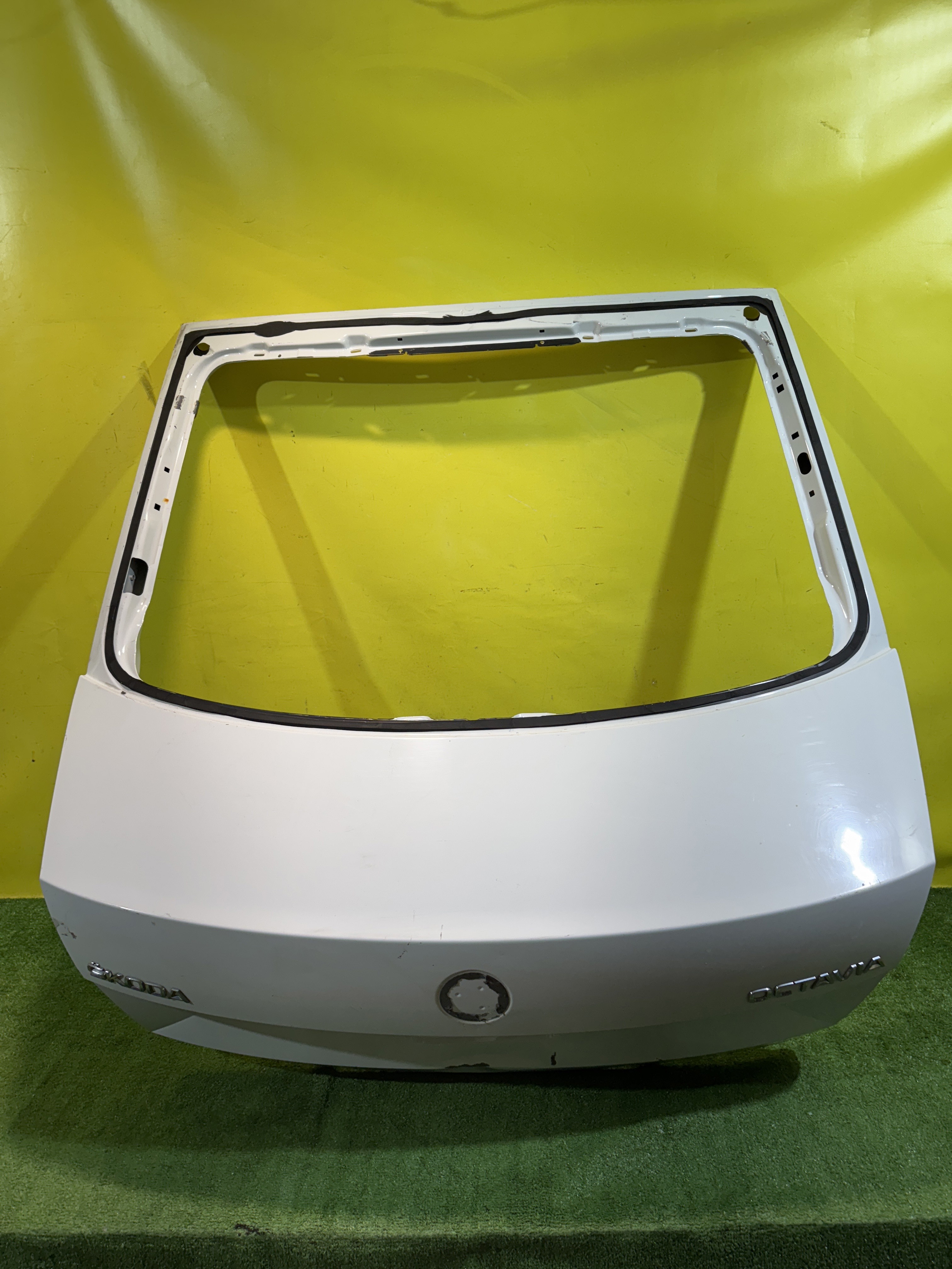 Skoda  Octavia A7 2013 для Дверь багажника