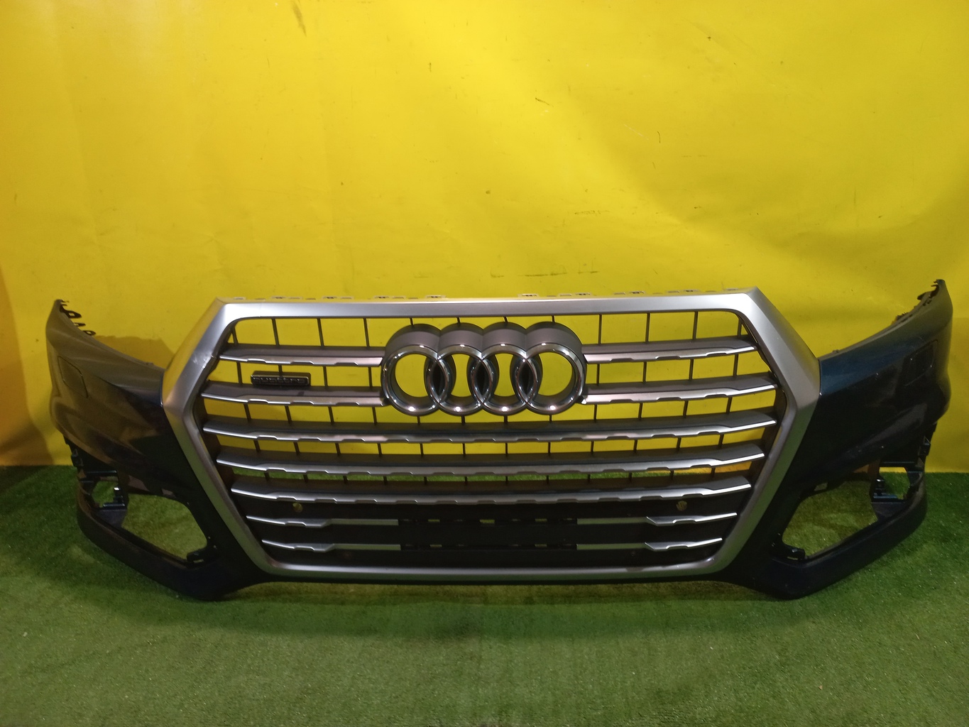 Audi Q7 (4M) 2015 для Бампер передний