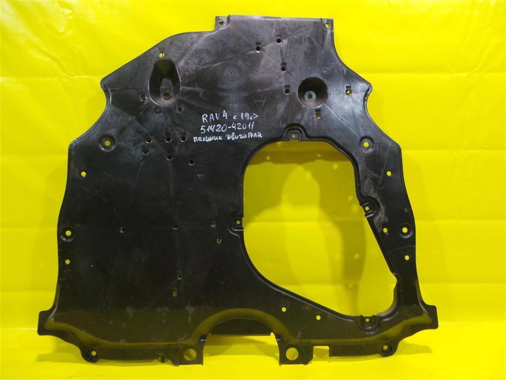 Toyota RAV4 2018 для Крыло переднее левое