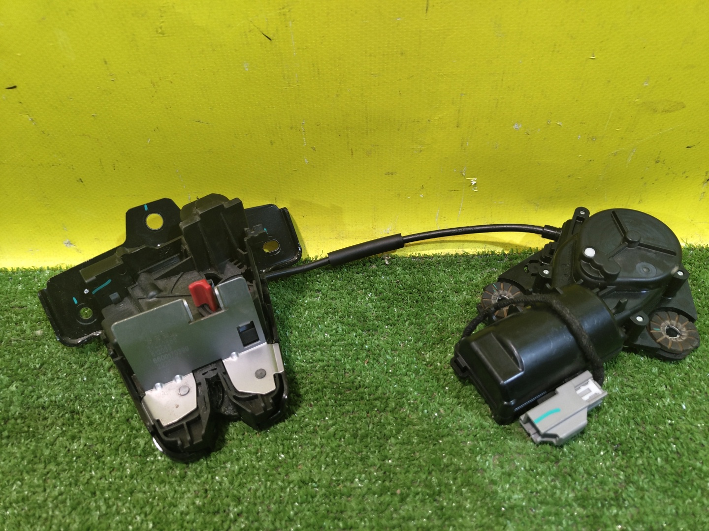 Geely  Atlas Pro 2019 для Замок багажника