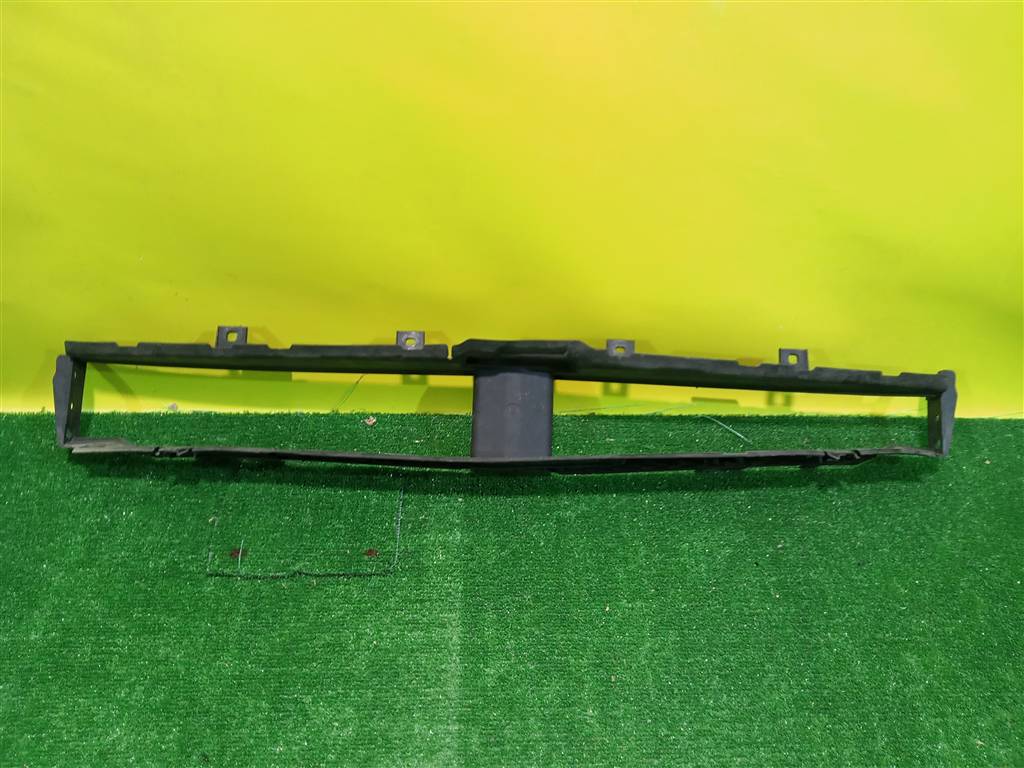 BMW 5 G30 2016 для Воздуховод радиатора нижний