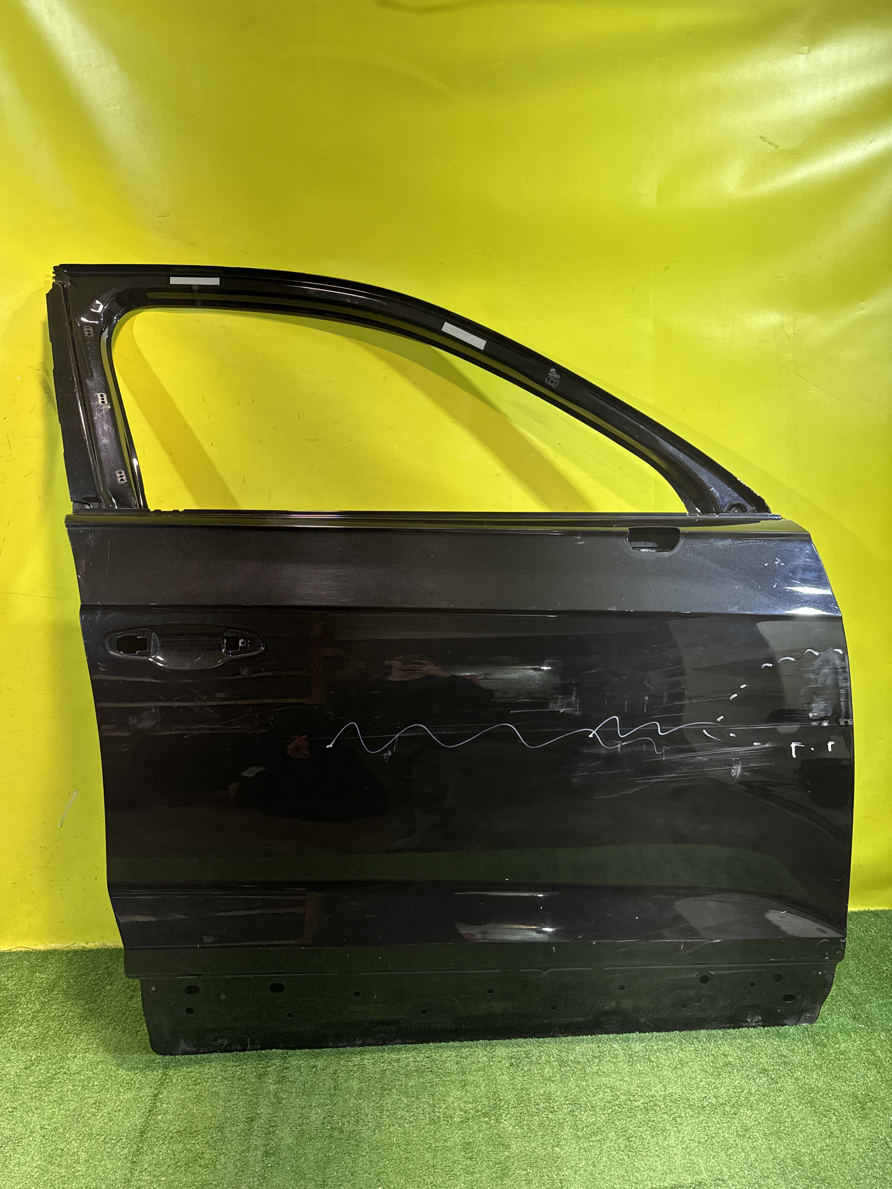 Volkswagen  Touareg CR 2018 для Дверь передняя правая