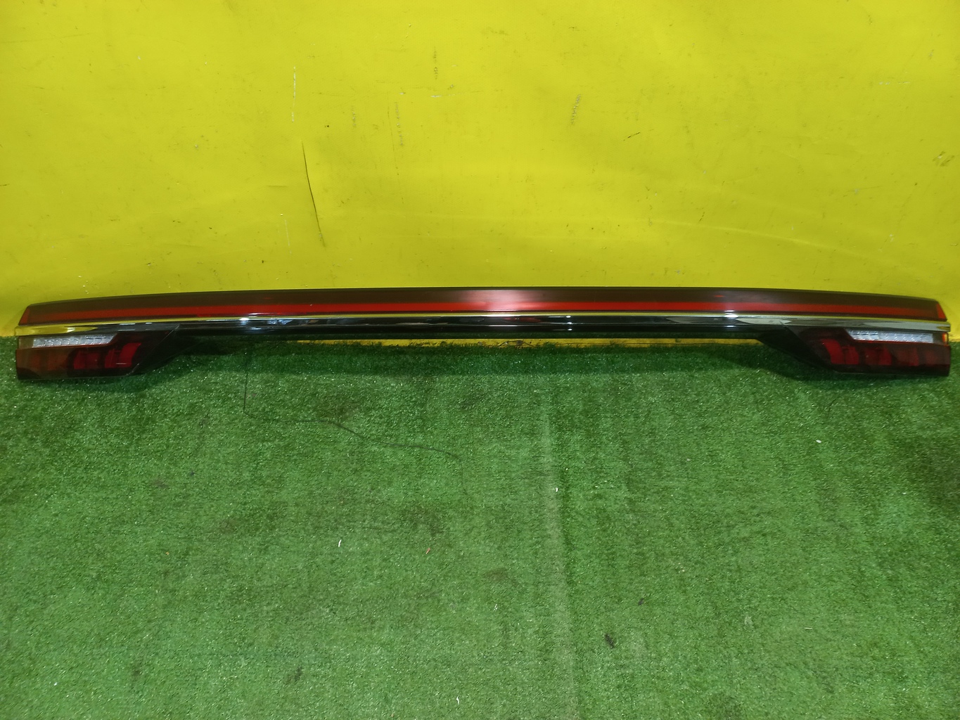 Geely  Monjaro (KX-11) 2022 для Фонарь задний центральный