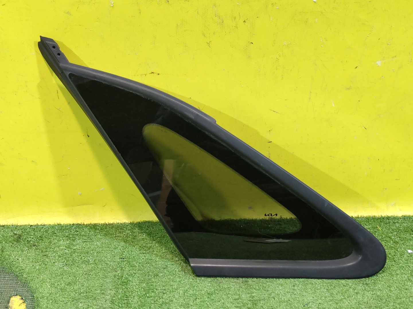 Kia K5 2019 для Стекло кузовное глухое левое