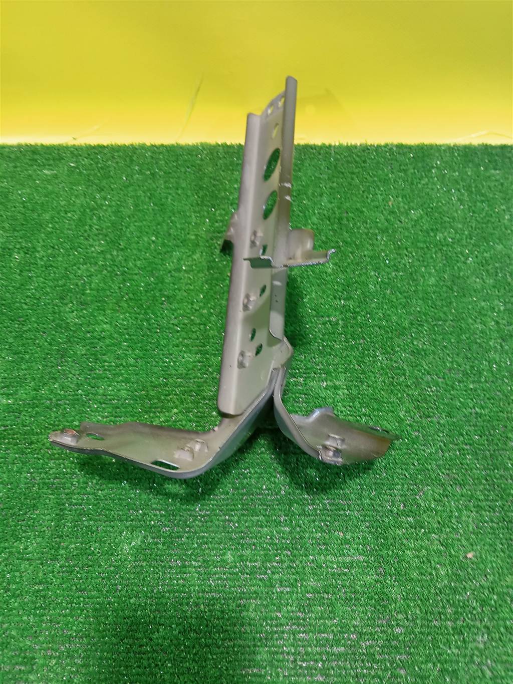 Mazda CX-5 KF 2017 для Кронштейн крепления переднего правого крыла