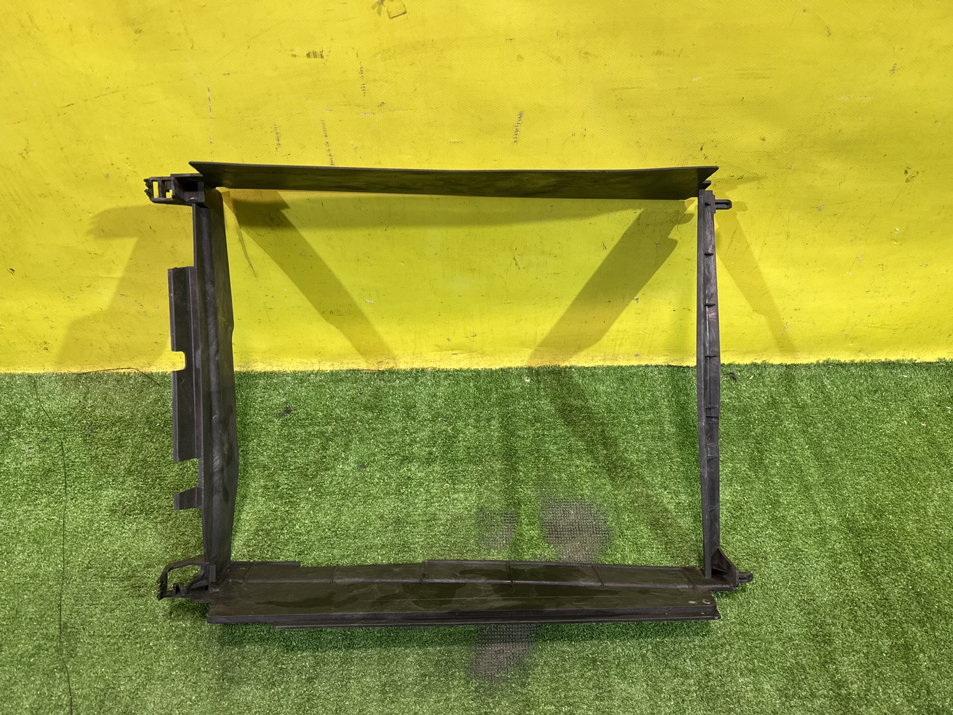 Renault Logan II 2014 для Воздуховод радиатора