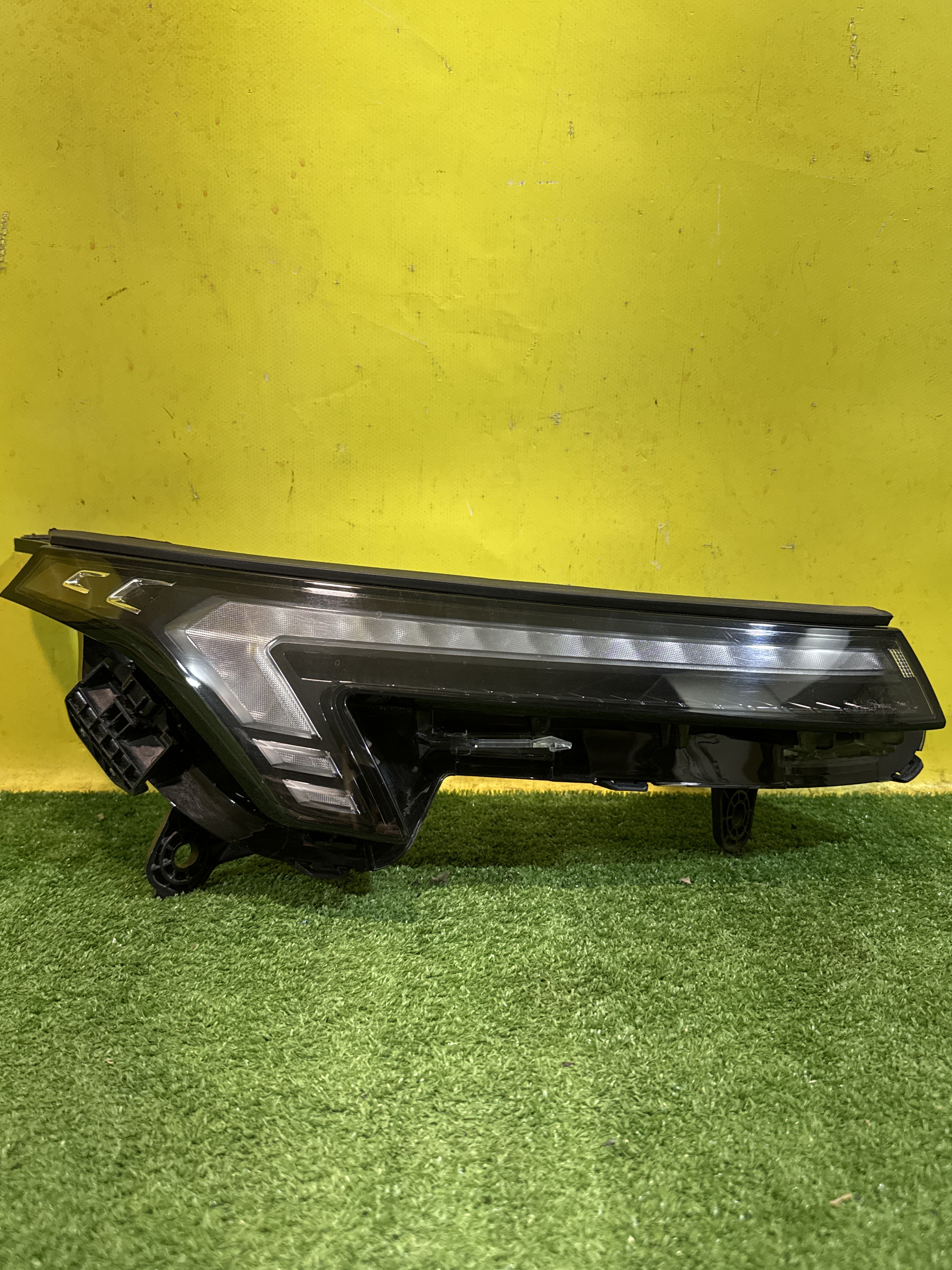 МОСКВИЧ  3 2022 для Фара ДХО LED правый