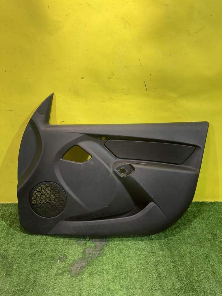 Lada Granta FL 2018- для Обшивка двери передней правой