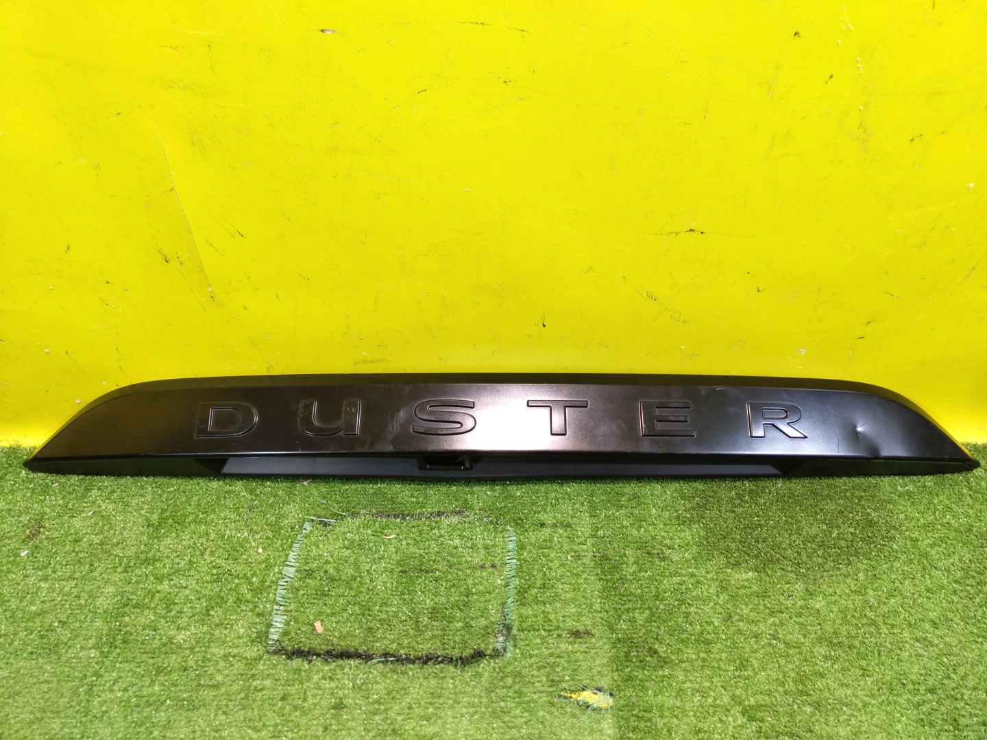 Renault Duster 2020 для Накладка двери багажника