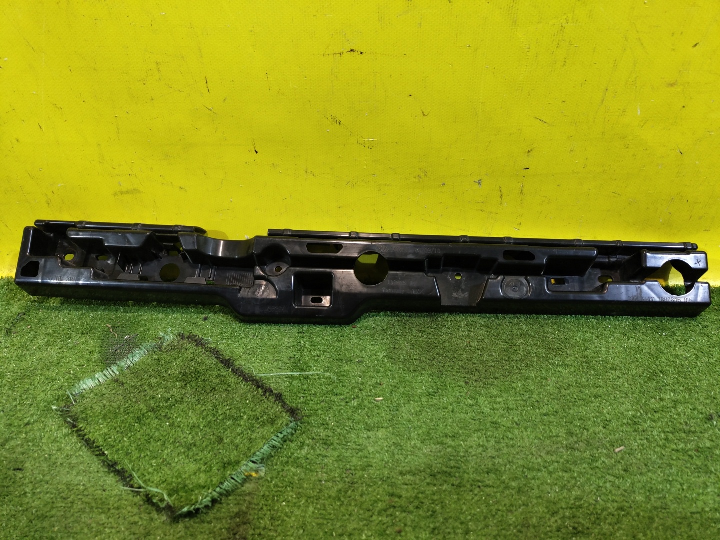 BMW 5 G30 2016 для Кронштейн крепления накладки порога правого