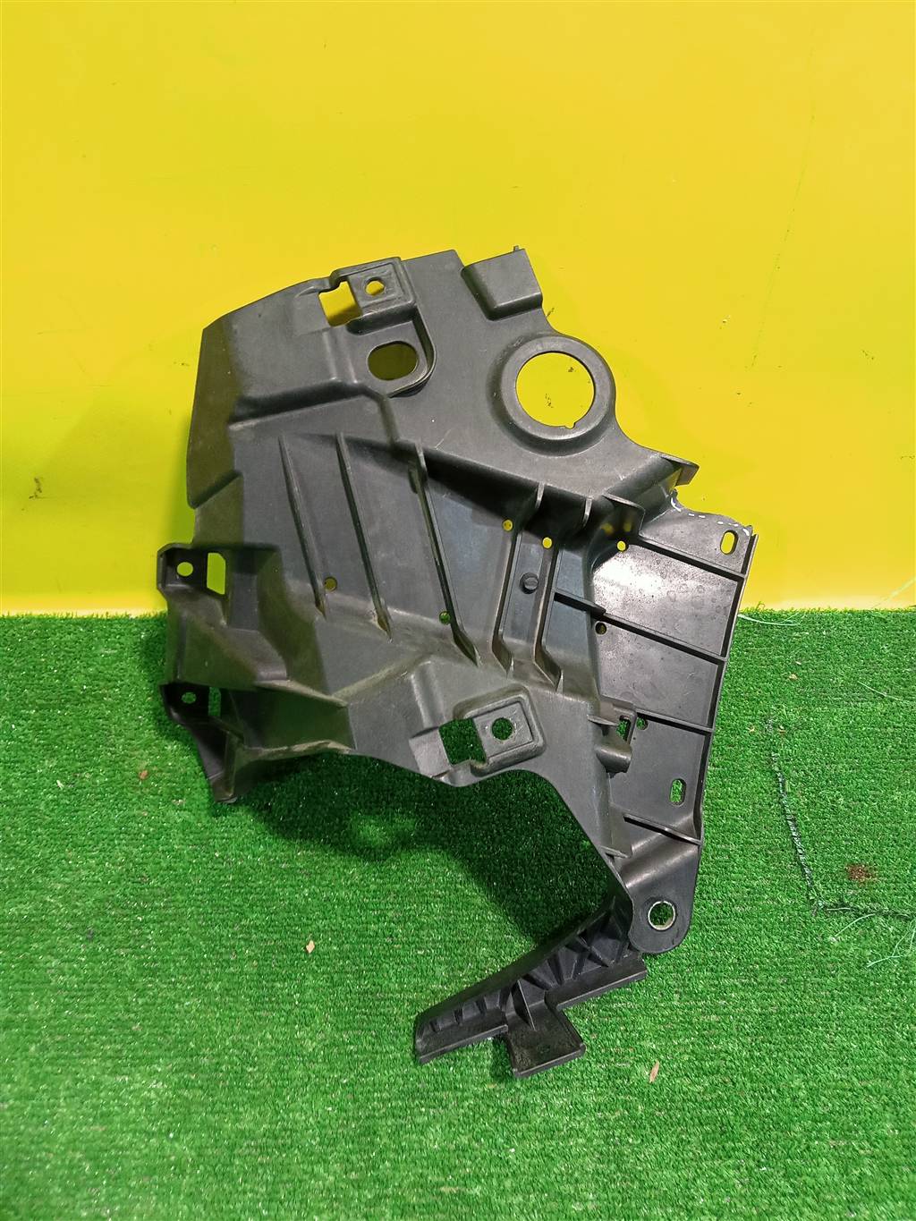 BMW X5 F15 2013 для Кронштейн крепления переднего левого крыла