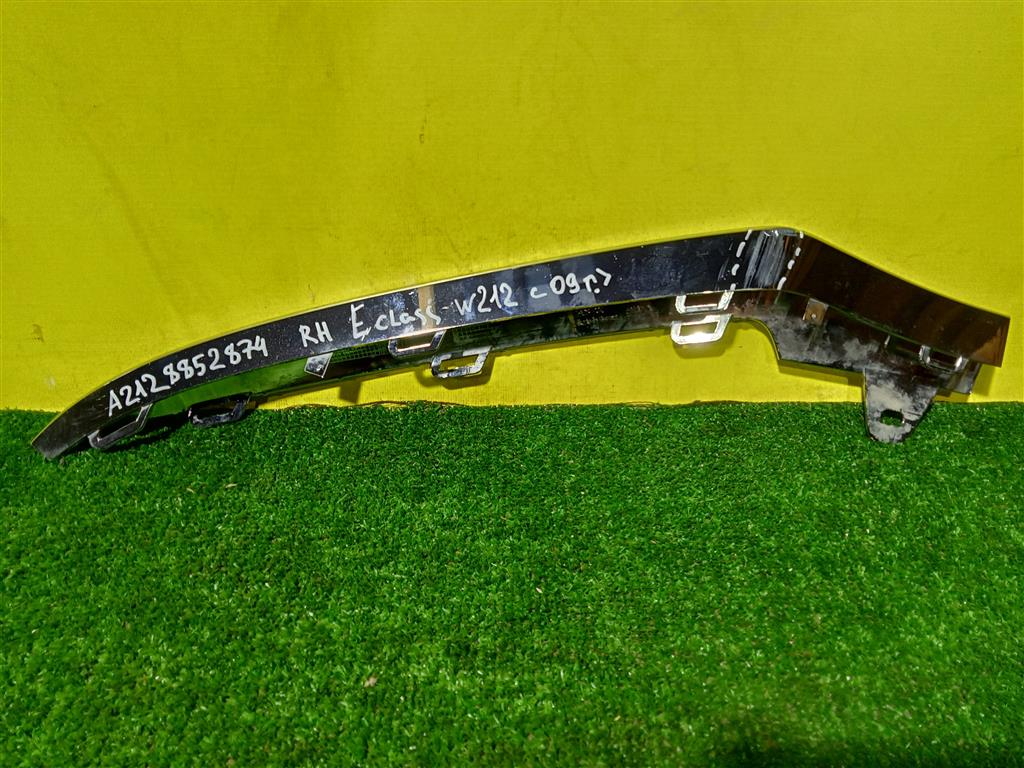 MERСEDES BENZ E-Class (W212) 2013 для Накладка бампера передняя правая