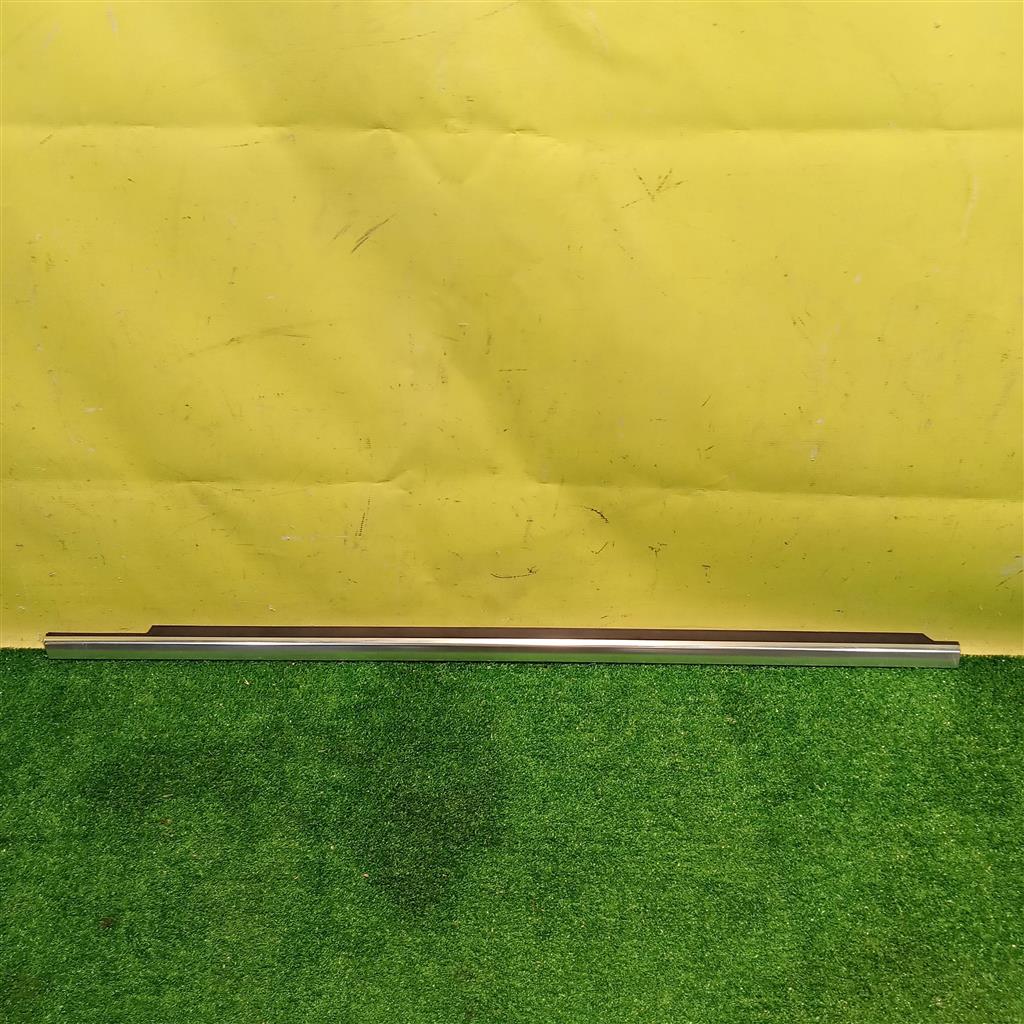 MERСEDES BENZ GL-Class (X166) 2012 для Накладка стекла переднего правого