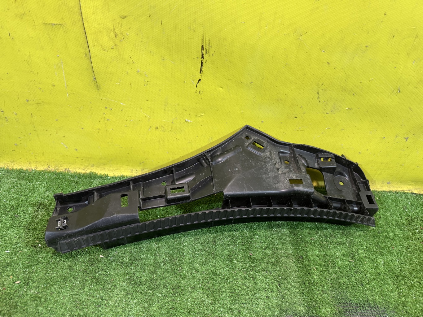 Renault Duster 2020 для Кронштейн крепления крыла