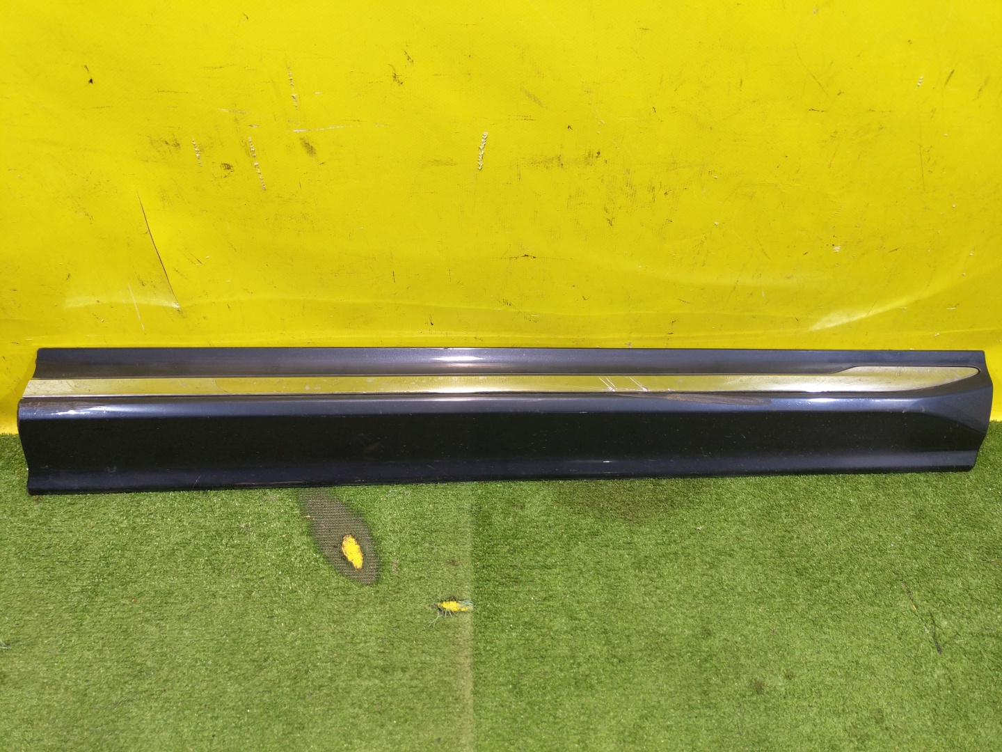 Volvo XC60 2017 для Накладка двери передней правой