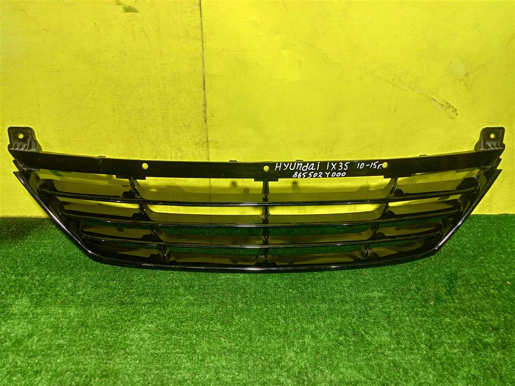 Hyundai ix35 (LM) 2009 для Решетка в бампер центральная
