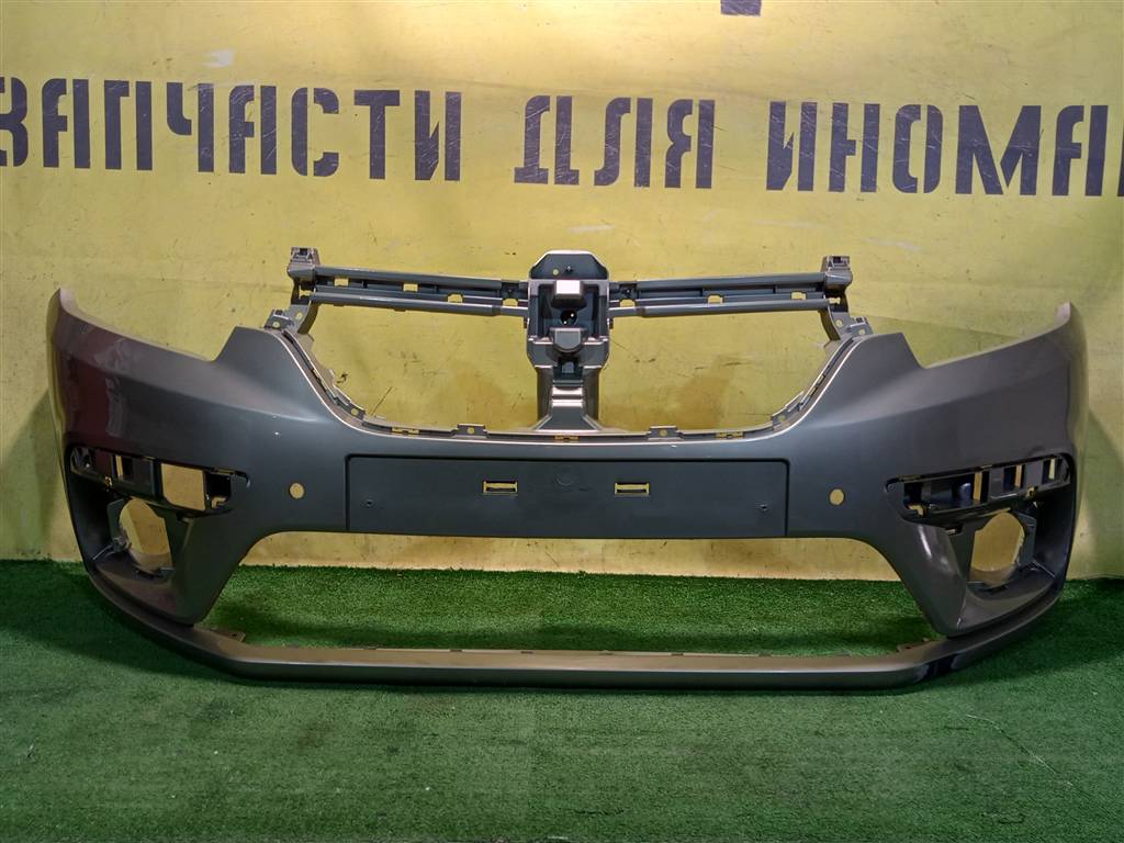 Renault Logan II 2018 для Бампер передний