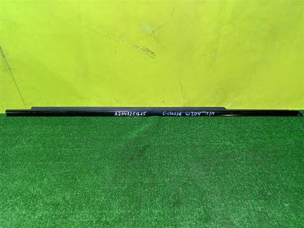 MERСEDES BENZ C-Class (W204) 2007 для Накладка стекла переднего правого