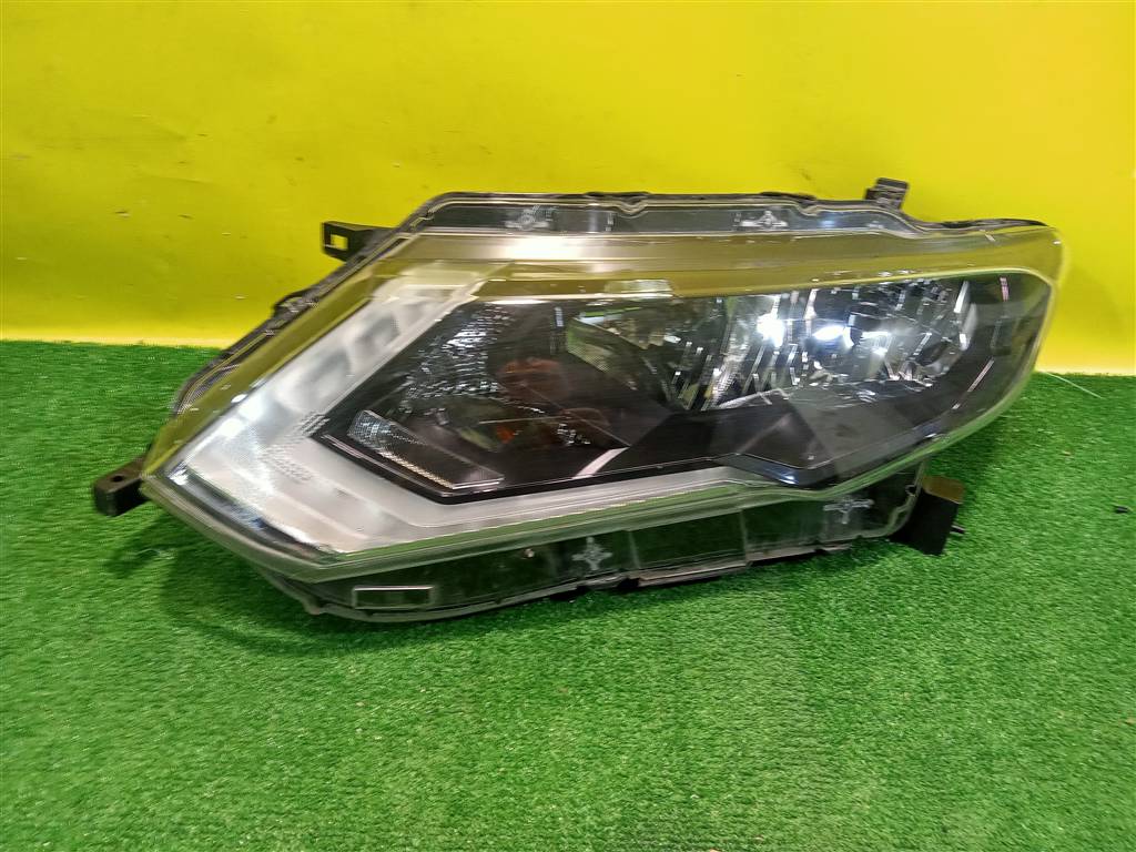 Nissan X-Trail (T32) 2018 для Фара левая