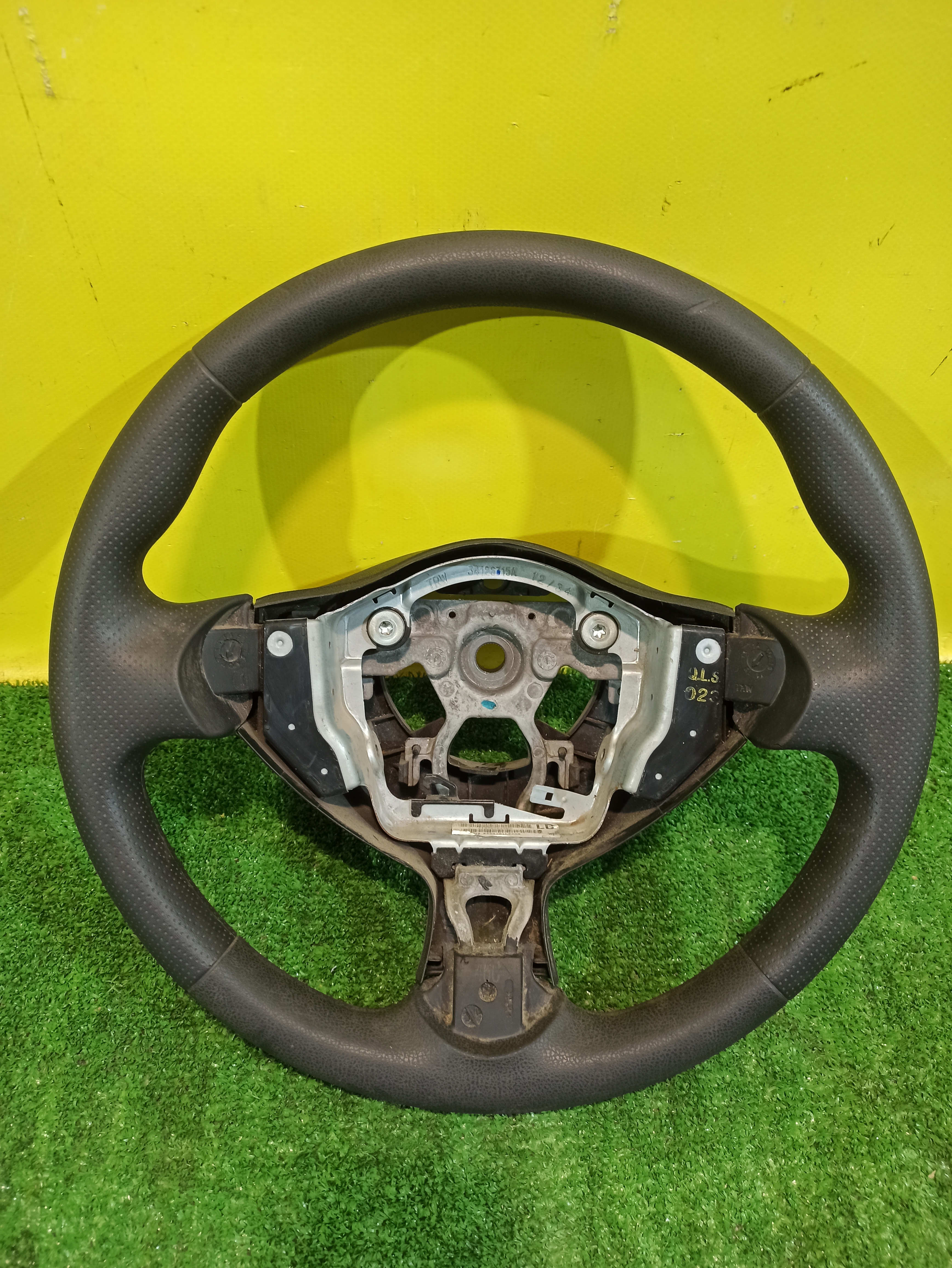 Nissan Juke (F15) 2011 для Рулевое колесо для AIR BAG (без AIR BAG)