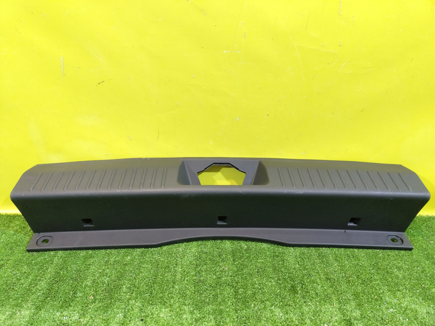 Chery Omoda C5 2021 для Накладка замка багажника